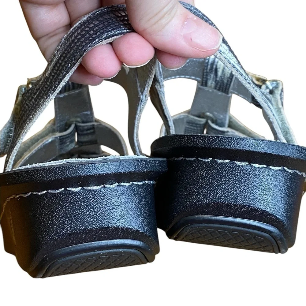 Alegria Kleo Silver Leather Wrapture Sandal Women’s Size 37 Eu or 7-7.5 U.S.